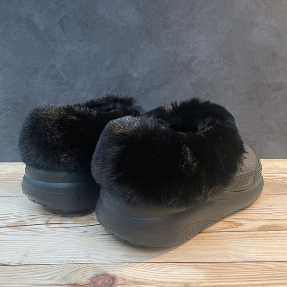 Crocs Furever Crush Fur Lined - Picture 10 of 16
